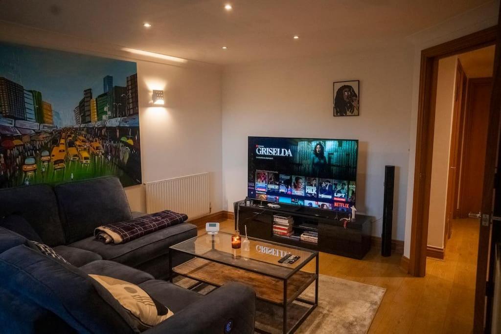 1-Bed Flat In Ocean Village サウサンプトン エクステリア 写真