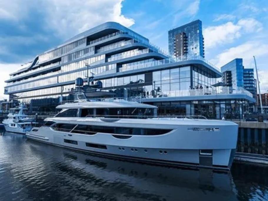 1-Bed Flat In Ocean Village サウサンプトン エクステリア 写真